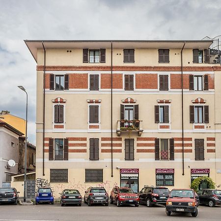 Life Is Beautiful Design Loft Navigli Romolo, Netflix, Wifi, Ac And Street Parking Milão Exterior foto