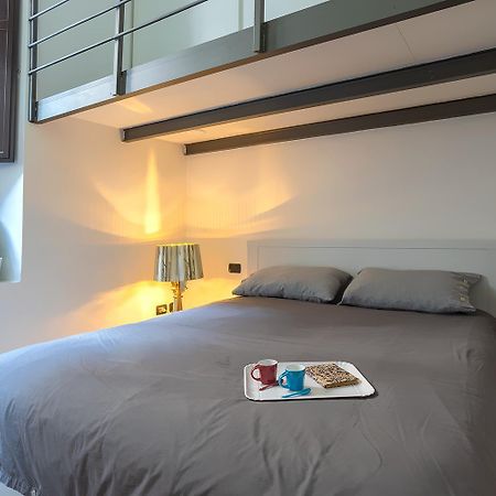 Life Is Beautiful Design Loft Navigli Romolo, Netflix, Wifi, Ac And Street Parking Milão Exterior foto