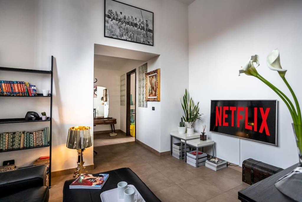 Life Is Beautiful Design Loft Navigli Romolo, Netflix, Wifi, Ac And Street Parking Milão Exterior foto
