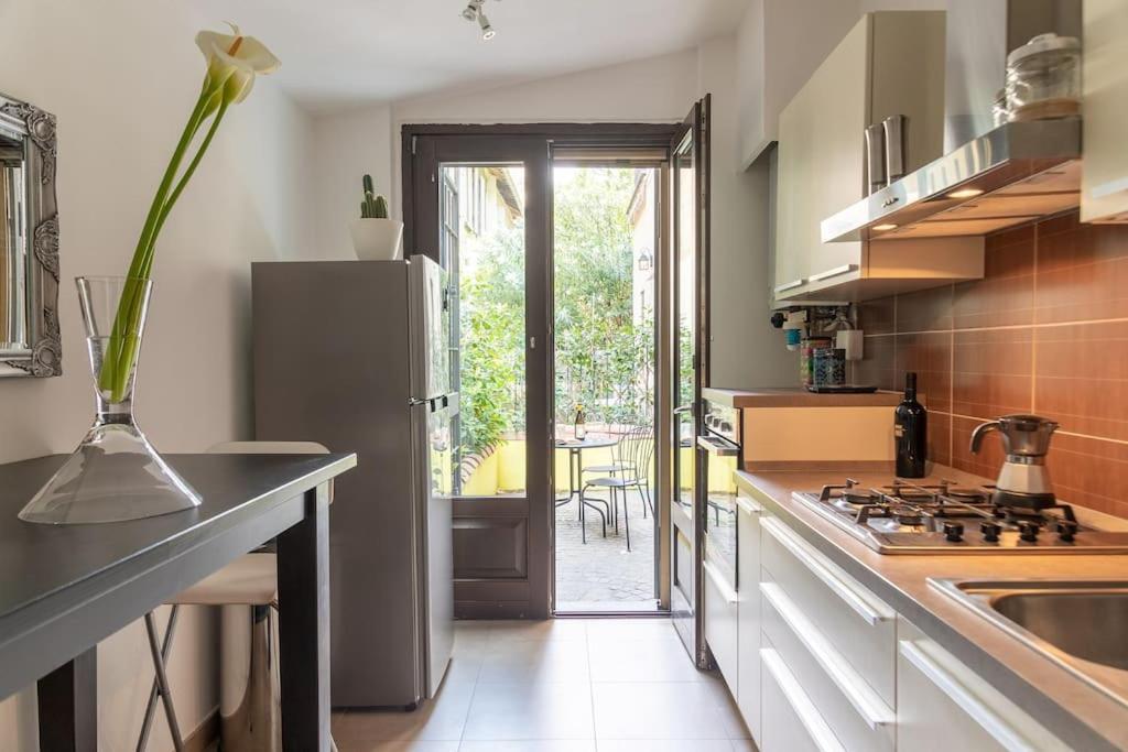 Life Is Beautiful Design Loft Navigli Romolo, Netflix, Wifi, Ac And Street Parking Milão Exterior foto
