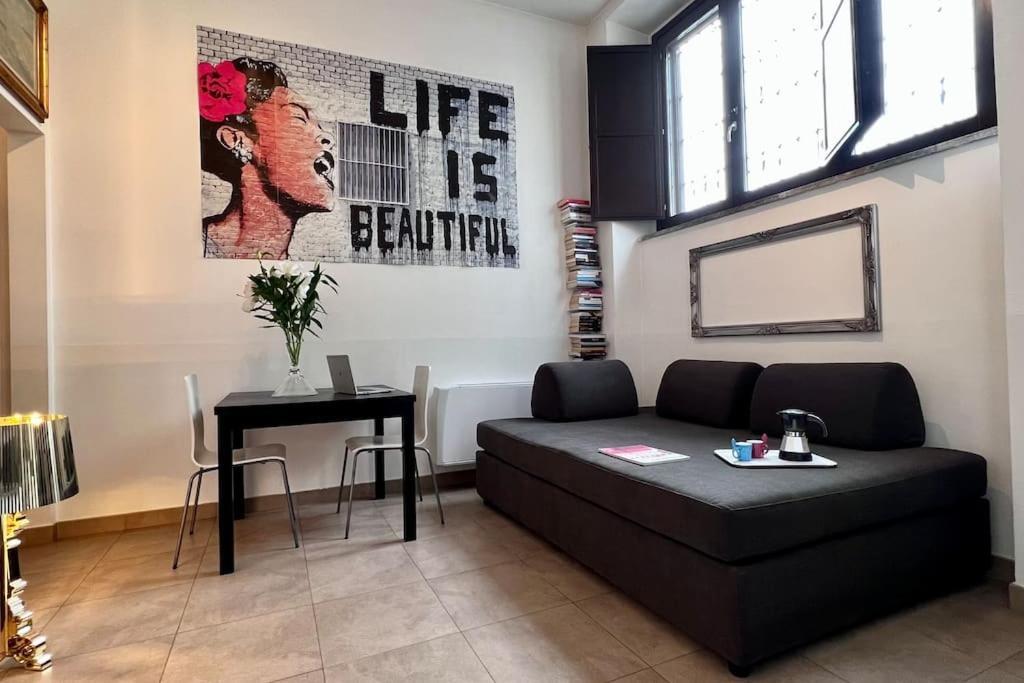Life Is Beautiful Design Loft Navigli Romolo, Netflix, Wifi, Ac And Street Parking Milão Exterior foto